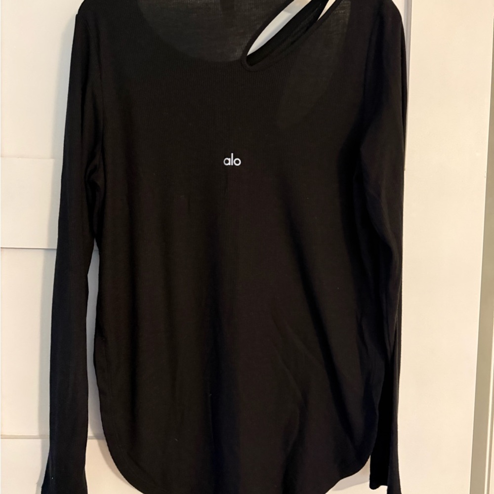 ALO Yoga Women's Black Long Sleeve Tee